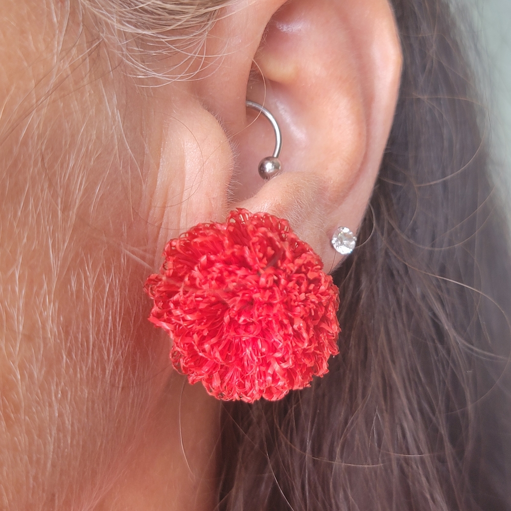 Very Vintage Screw On Red Plastic Fiber Floral Earrings Non-pierced Style